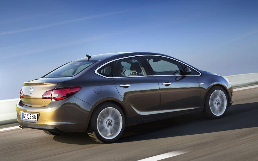 Opel Astra Sedan 2013 года  (фото 22 из 30)